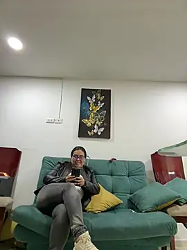 Ixchel Anaid online show from May 9, 11:29 pm