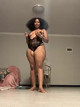 CurvyDesire1 online show from April 13, 10:21 pm