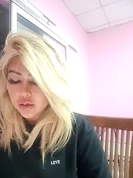 HorneyKitten online show from April 5, 3:11 pm