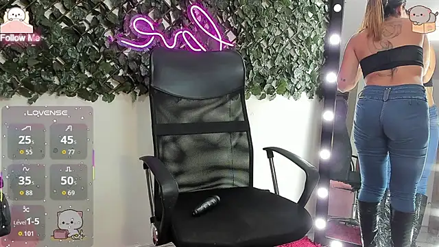 DestinyHills online show from January 15, 12:33 pm