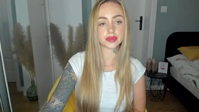sexyCoralie online show from June 1, 6:20 pm