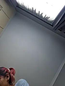 DirtySnowball69 online show from February 4, 12:30 pm