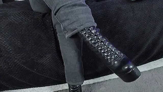  Jade 16 online show from October 23, 12:00 pm