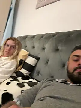 ChiIul11 online show from April 1, 7:33 pm