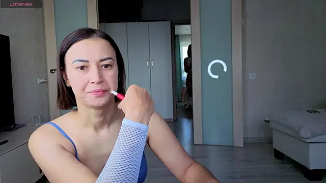 Snapshot of sweeetgirls2021 chatting on October 2, 2:49 am sweeetgirls2021 online show from October 2, 2:49 am