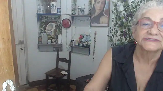 FunnyGrandma online show from May 2, 12:47 am