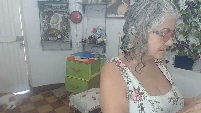 FunnyGrandma online show from February 5, 5:27 pm