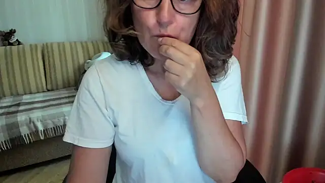 lauraoven online show from August 1, 9:44 am