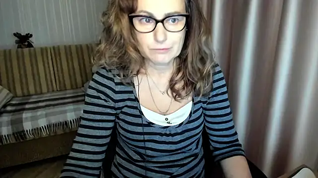 lauraoven online show from December 1, 8:40 am