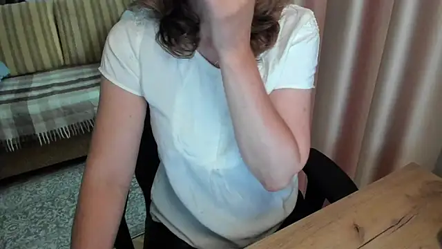 lauraoven online show from June 23, 7:39 am
