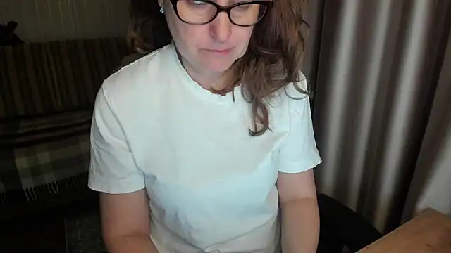 lauraoven online show from April 2, 5:43 pm