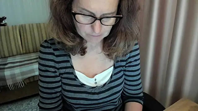 lauraoven online show from June 19, 12:52 pm