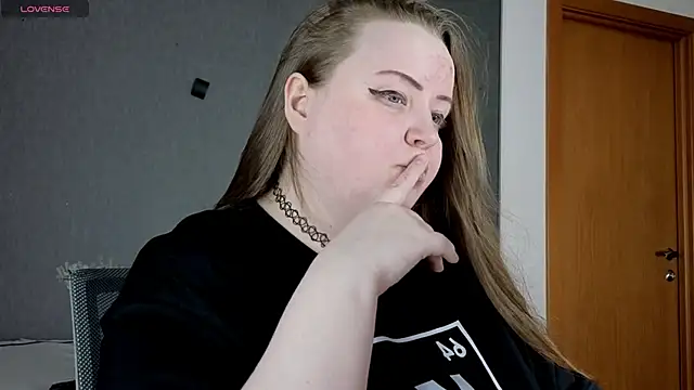 EMMA  CONNOR online show from September 30, 7:25 am