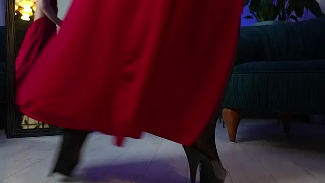 ClaraBendover online show from March 29, 6:40 pm