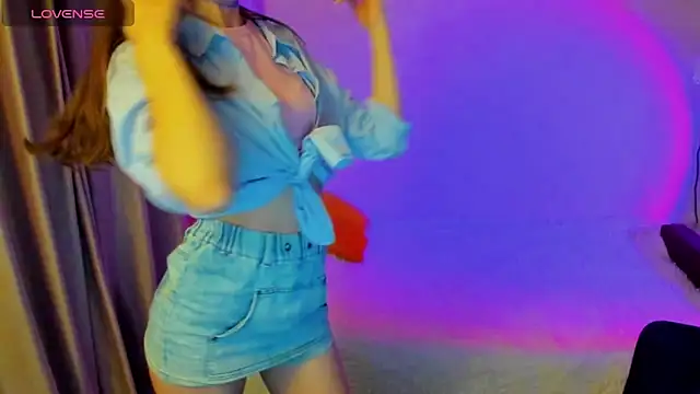 CurlySteph online show from March 26, 8:54 pm