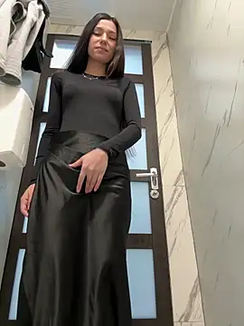  MiaQueen  online show from April 1, 9:34 pm