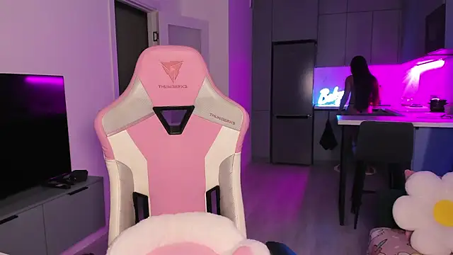 wow lovie online show from September 12, 7:21 pm