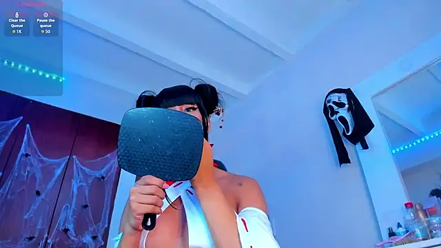 divinesalome online show from October 7, 7:40 pm