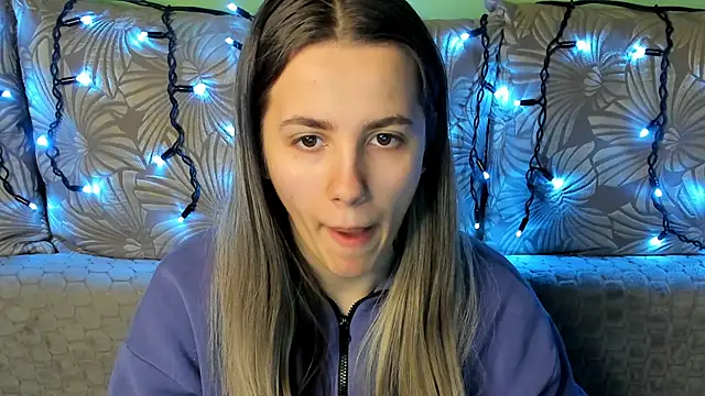 MaggieCake online show from February 8, 5:55 am