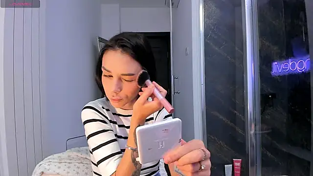 realhotfallingdevil online show from September 22, 3:49 am