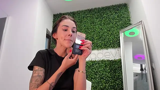 realhotfallingdevil online show from July 15, 4:17 am