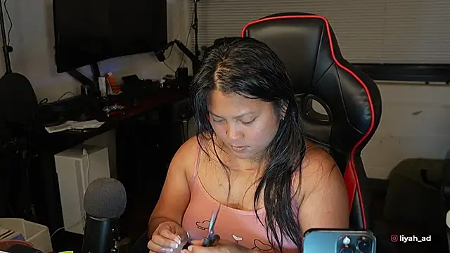 Bubbleliyah online show from October 31, 2:46 am