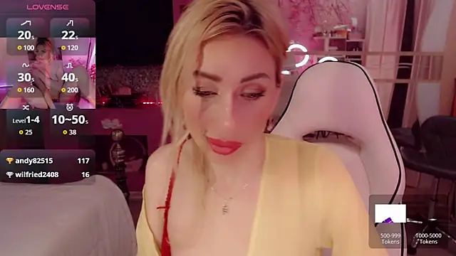 AnnieGOld  online show from November 5, 6:35 pm