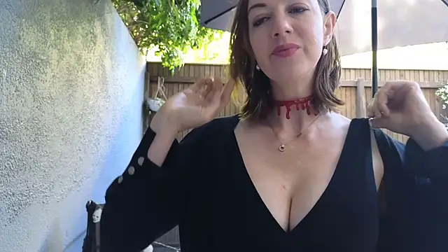 TopsyWilde online show from October 27, 7:59 am