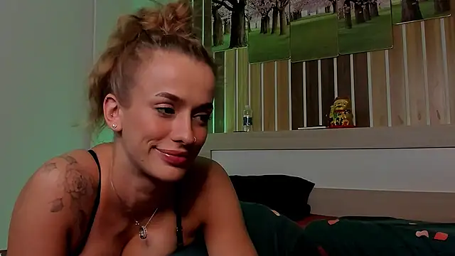 Dora Banks online show from April 29, 11:02 am