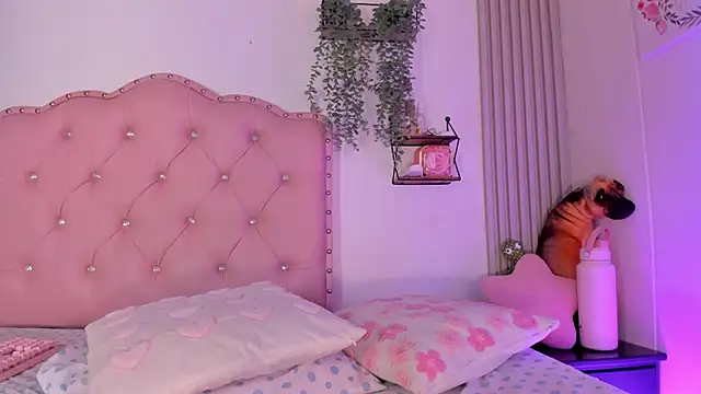 sweet nicole 11 online show from October 3, 10:09 am