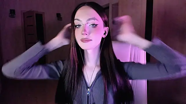 Alice  Aris online show from October 2, 3:50 pm