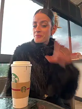 alana15 online show from December 19, 9:40 pm