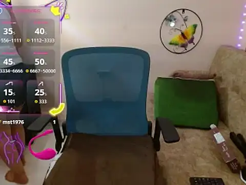 miss tinnymafe online show from March 26, 3:41 am