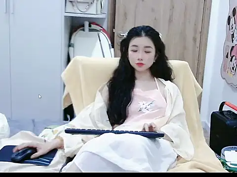 Cute Ruby01 online show from July 8, 11:45 am
