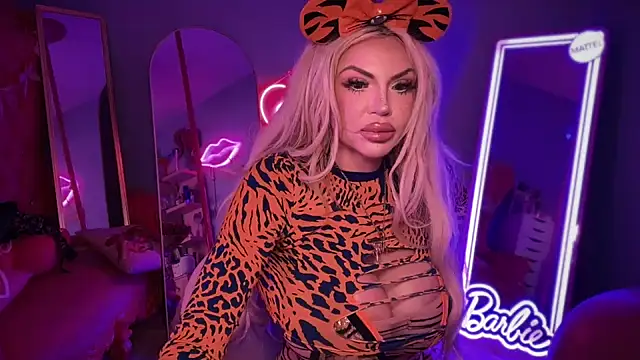 bimbotwerkqueen online show from November 1, 10:41 am