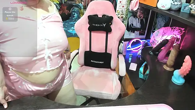 Softie Sofy online show from March 17, 2:37 am