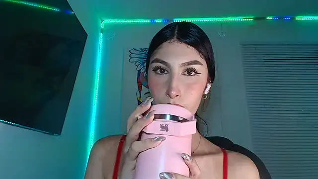 valeria gonzales  online show from March 24, 10:48 pm