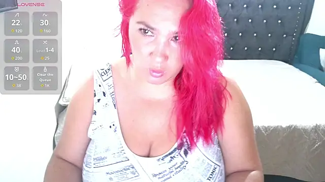 Snapshot of Eva_MilfF chatting on October 21, 10:58 pm Eva MilfF online show from October 21, 10:58 pm