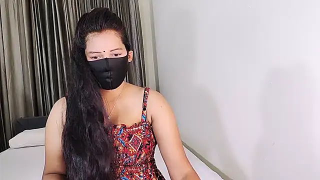 YourLovelyQueen online show from June 20, 6:33 pm