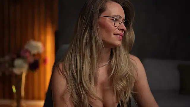 BrandyWhite online show from November 2, 5:22 am