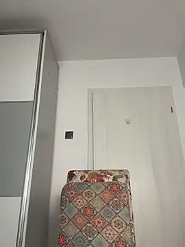 snow flakee online show from February 20, 6:26 am