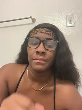 Foreignthababyy online show from April 8, 12:40 pm