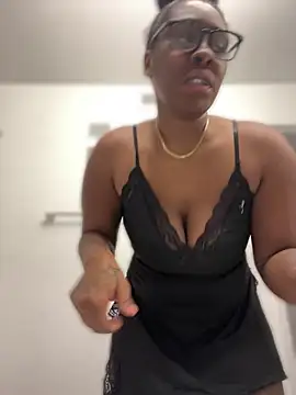 Foreignthababyy online show from April 22, 3:20 pm