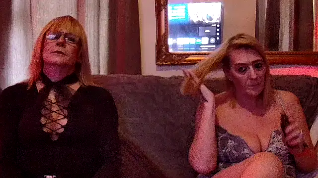 COUPLE4VOYEUR01 online show from April 4, 6:07 pm