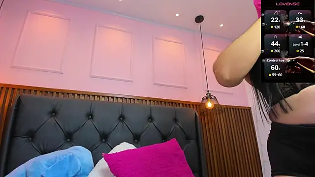 BIANCAROY1 online show from March 31, 7:14 pm