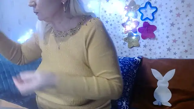 QueenLana online show from January 10, 1:27 pm