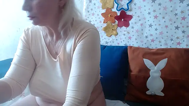 QueenLana online show from March 27, 8:26 am