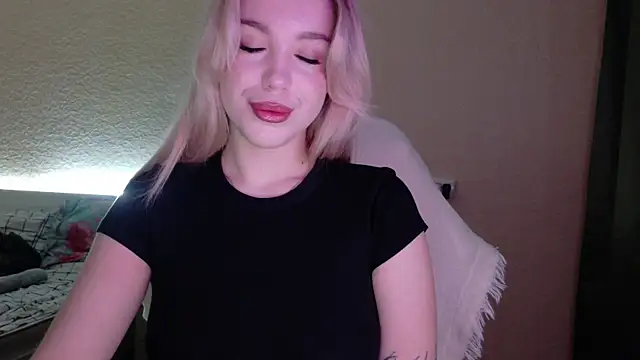 ariashaa online show from December 3, 3:14 pm