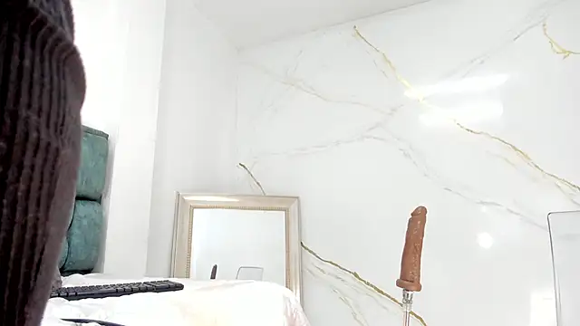 IsiisLovei online show from October 15, 2:41 pm