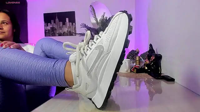 Amaia Bushida online show from November 8, 3:00 am